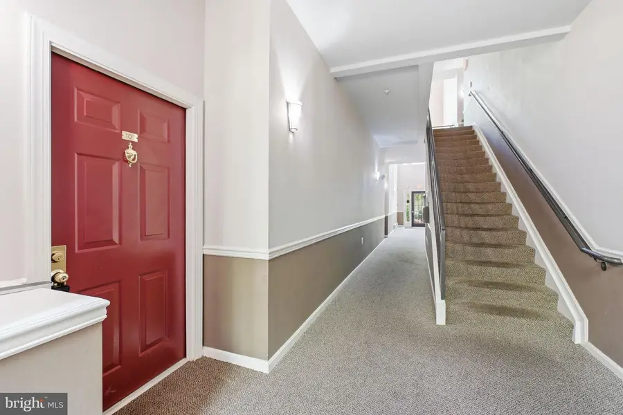 4132 Fountainside Ln #101, Fairfax, VA 22030 - #3
