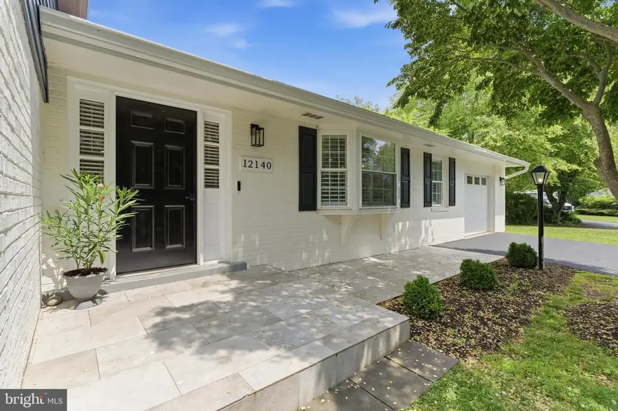 12140 Folkstone Dr, Herndon, VA 20171 - #2