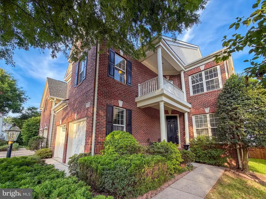 2460 Cypress Green Ln, Herndon, VA 20171 - #2