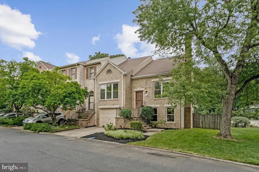 3011 Oakton Meadows Ct, Oakton, VA 22124 - #3