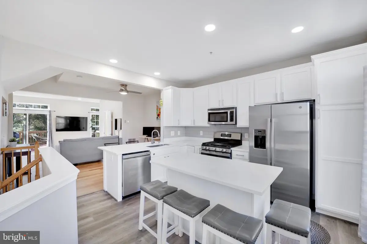2981 Huntington Grove Sq, Alexandria, VA 22306 - #1