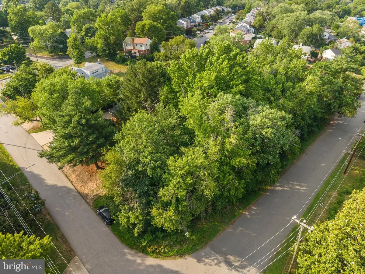 7054 Canterbury Ln, Alexandria, VA 22306 - #1