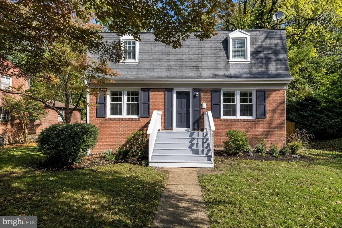 6526 Oakwood Dr, Falls Church, VA 22041 - #1