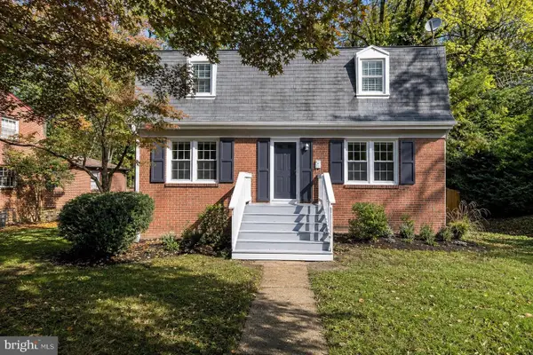 6526 Oakwood Dr, FALLS CHURCH, VA 22041
