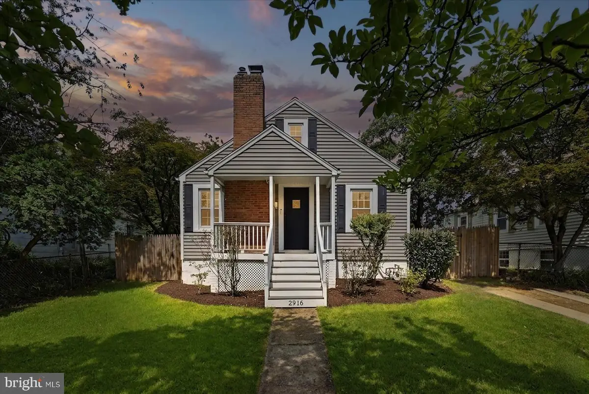 2916 Brook Dr, Falls Church, VA 22042 - #1