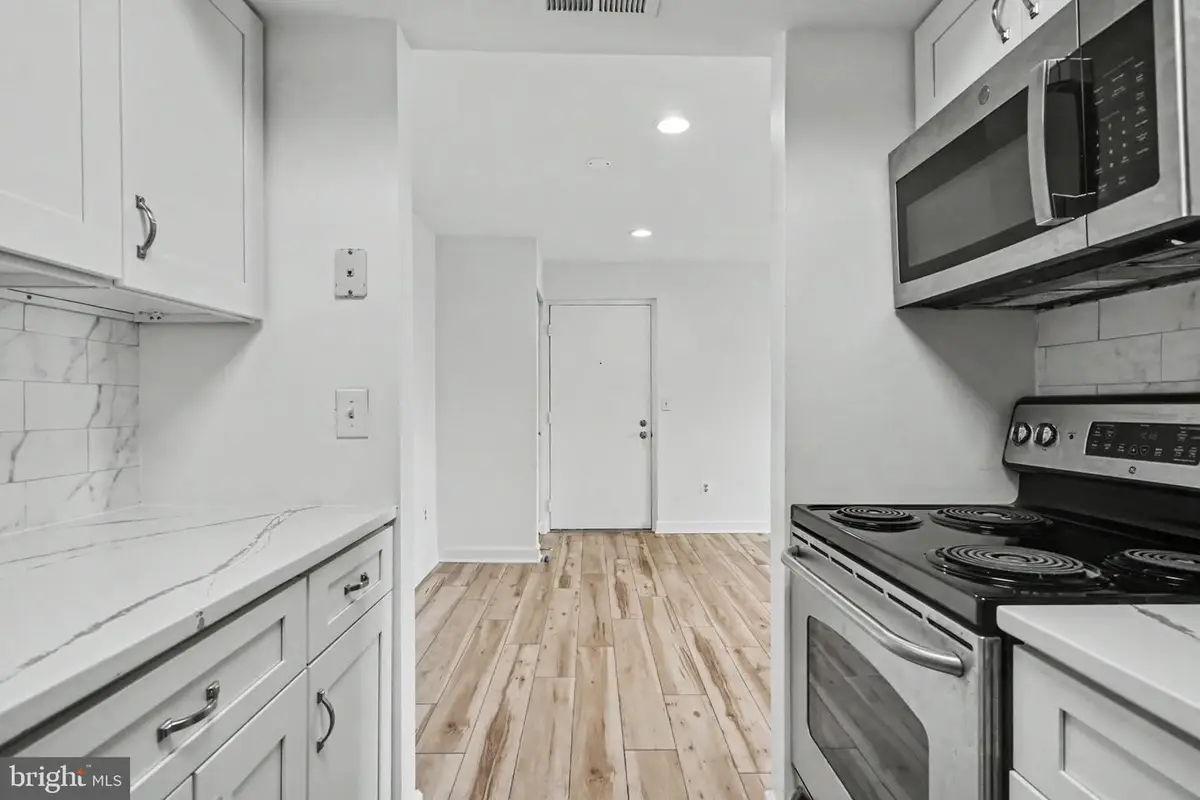 14800 Rydell Rd #201, Centreville, VA 20121 - #1