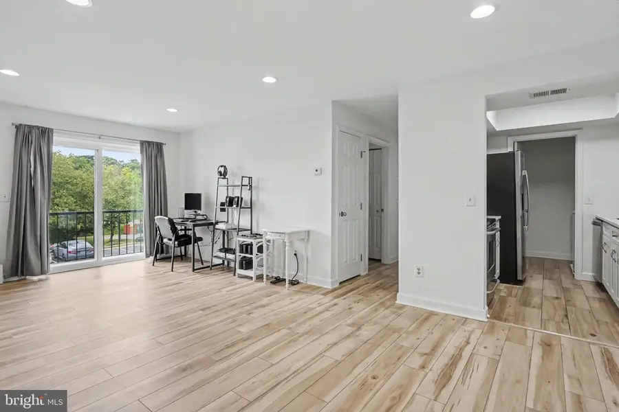 14800 Rydell Rd #201, Centreville, VA 20121 - #3
