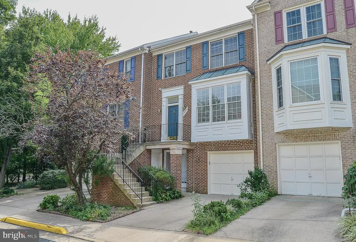 2254 Journet Dr, Dunn Loring, VA 22027 - #1