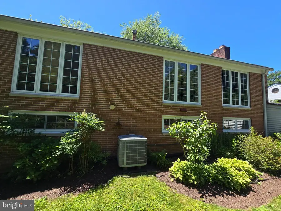 1805 Great Falls St, McLean, VA 22101 - #2
