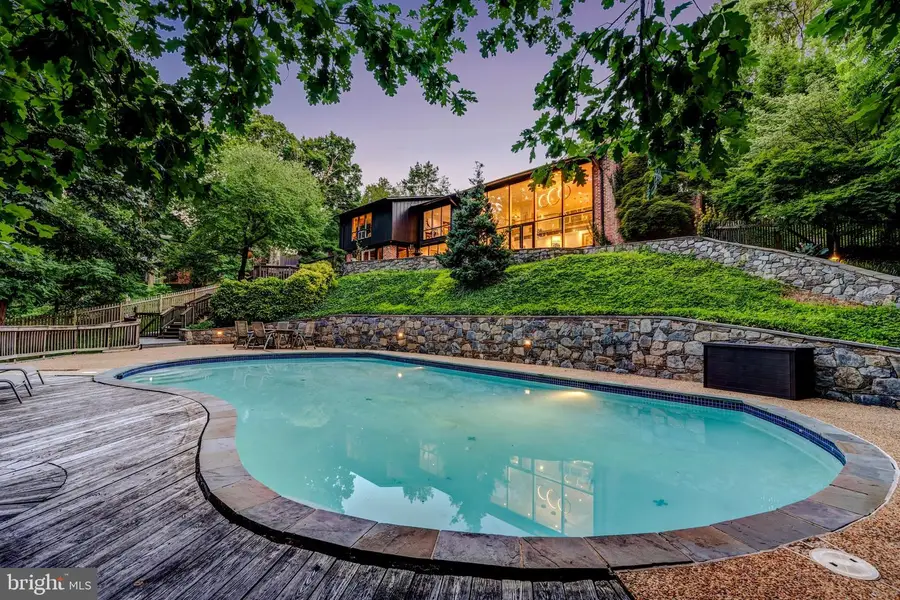 1927 Marthas Rd, Alexandria, VA 22307 - #2