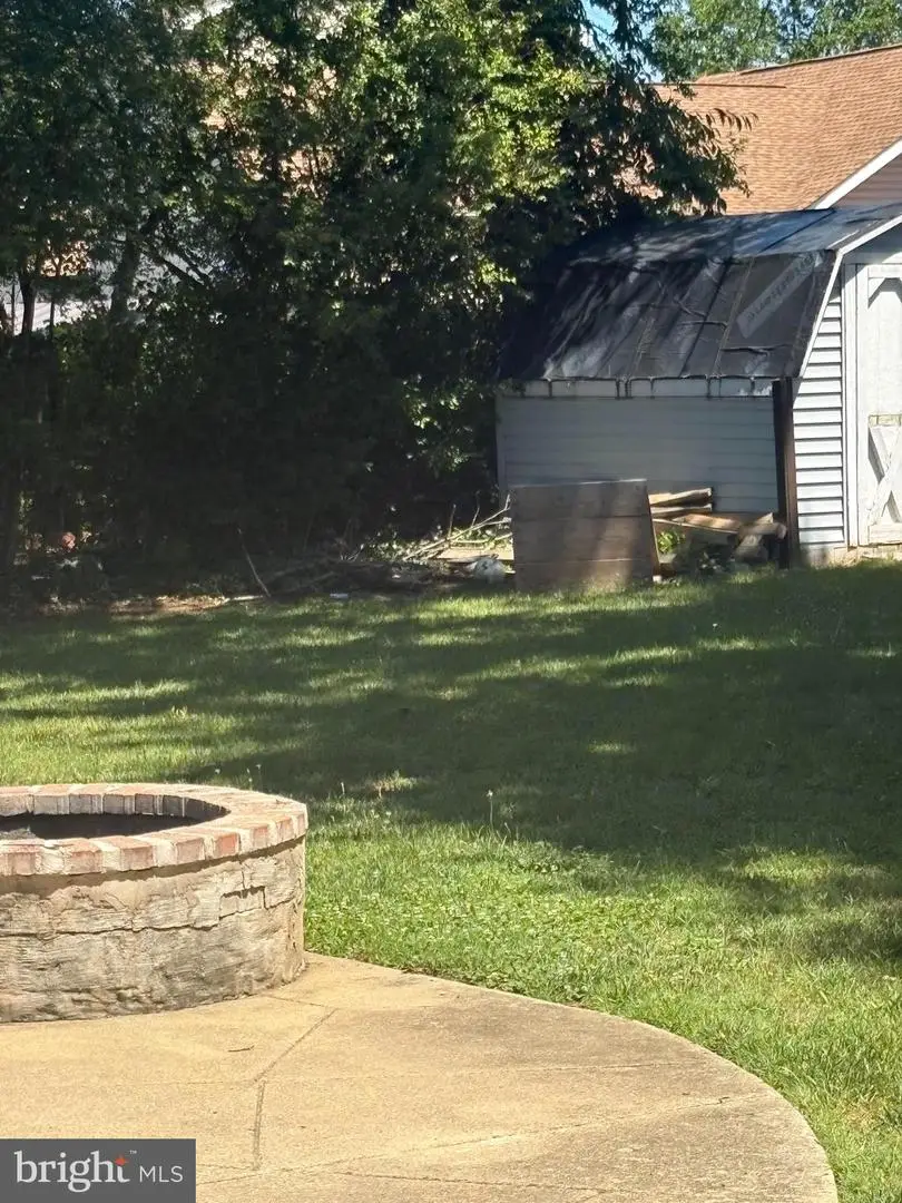 6113 Pioneer Dr, Springfield, VA 22150 - #2