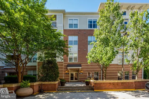 9480 Virginia Center Blvd #111, VIENNA, VA 22181