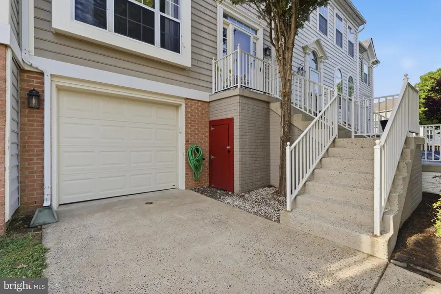 14312 Montverd Ct, Centreville, VA 20121 - #2