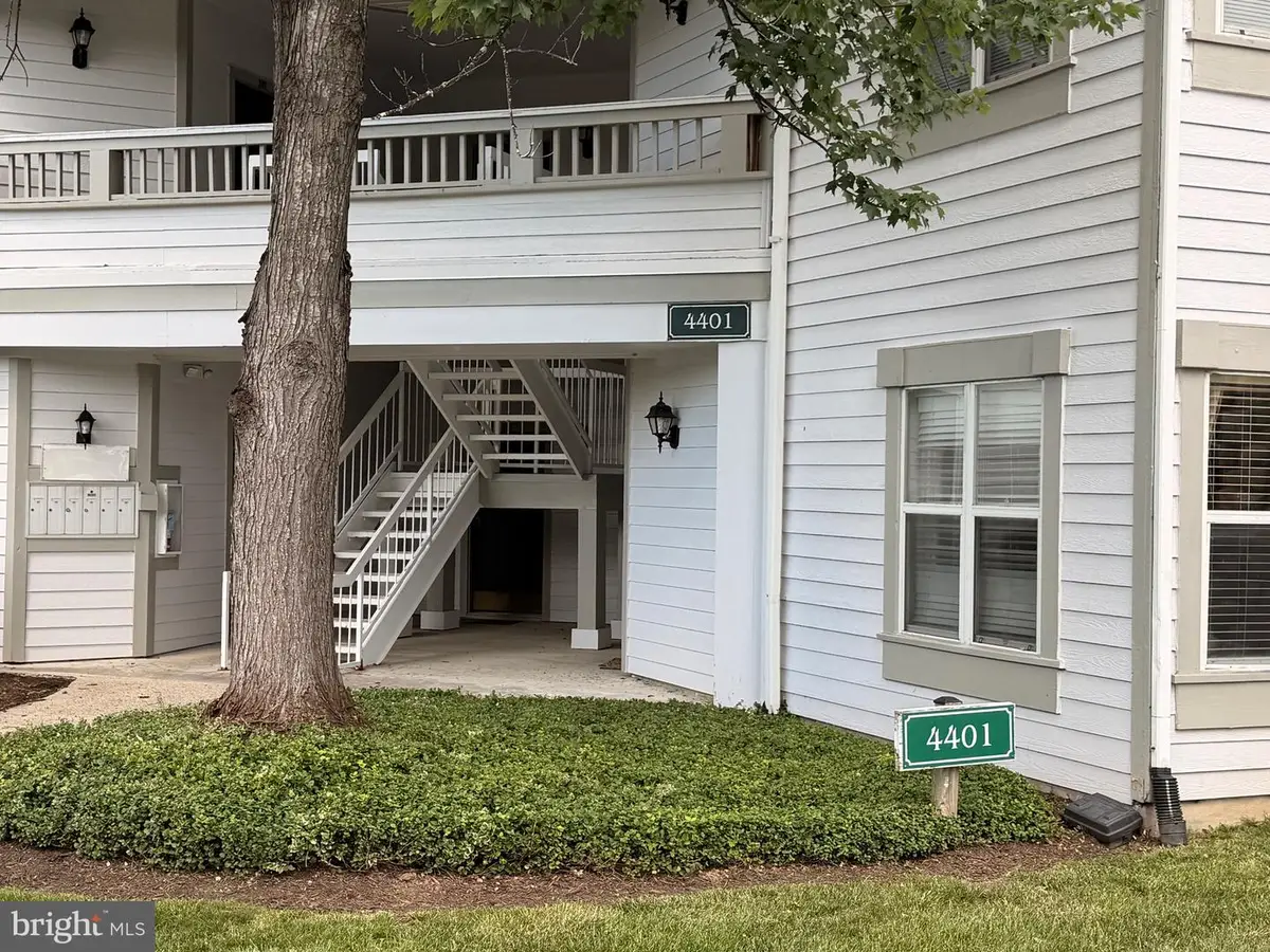 4401 Fair Stone Dr #102, Fairfax, VA 22033 - #1