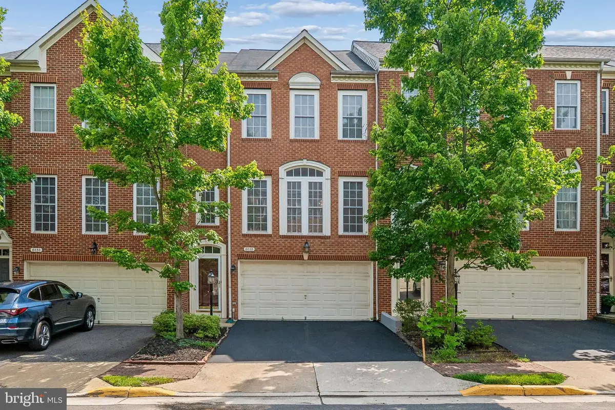 8028 Samuel Wallis St, Lorton, VA 22079 - #1