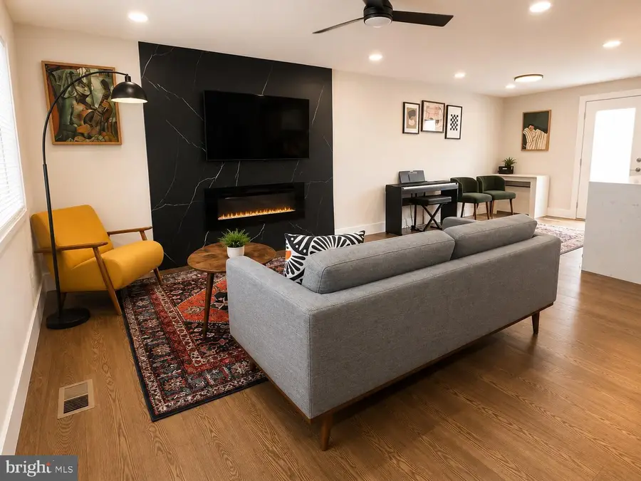 8107 Brown Ct, Alexandria, VA 22306 - #2