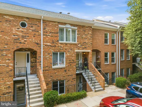 3770-a Madison Ln, FALLS CHURCH, VA 22041