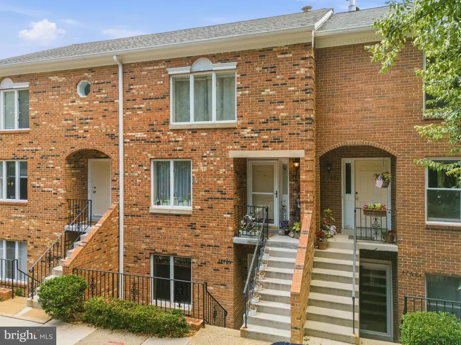 3770-a Madison Ln, Falls Church, VA 22041 - #2