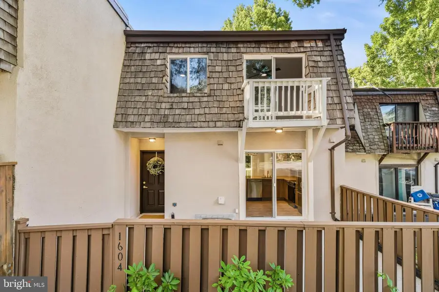 1604 Valencia Way, Reston, VA 20190 - #2