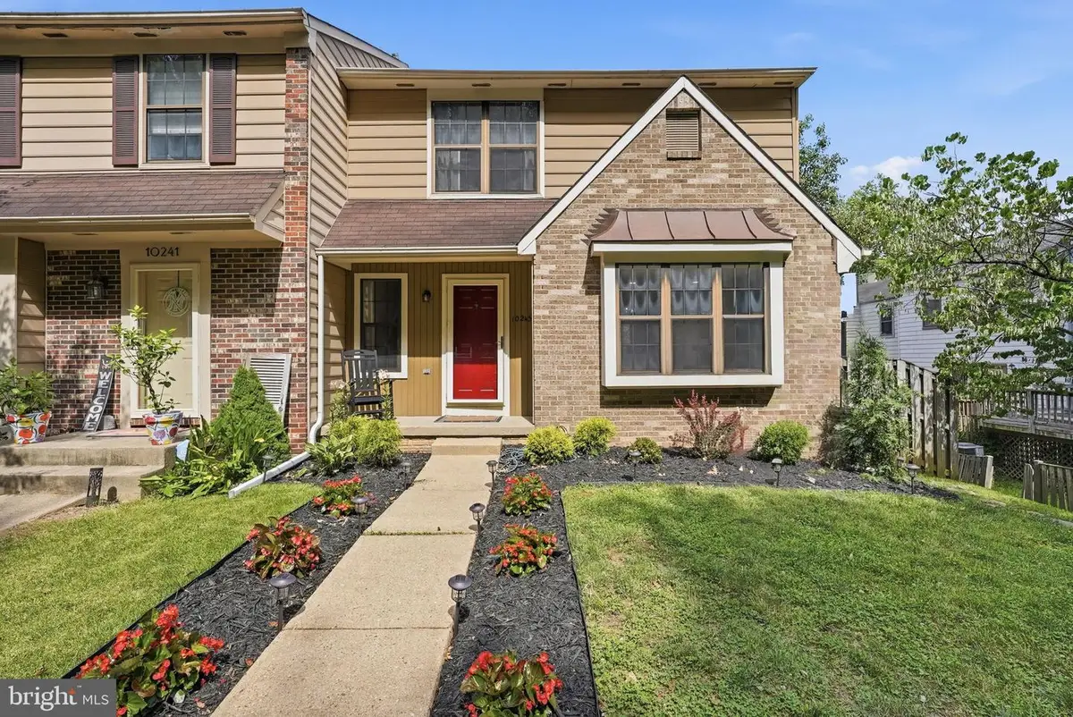 10243 Roberts Common Ln, Burke, VA 22015 - #1