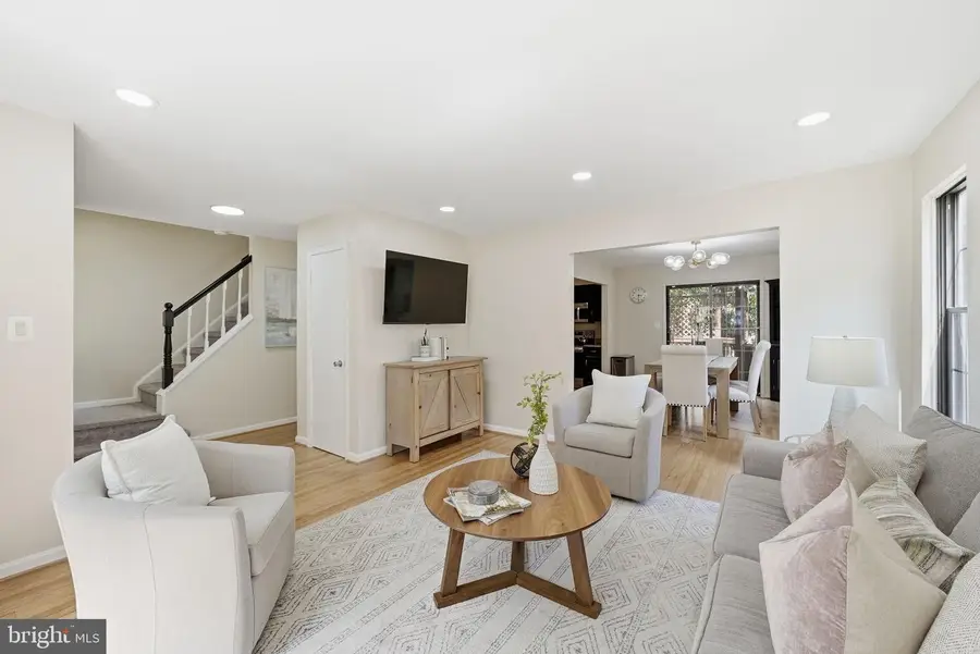 10243 Roberts Common Ln, Burke, VA 22015 - #3