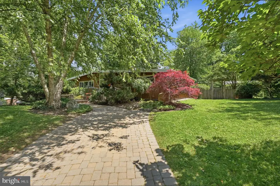 3005 Cedar Hill Rd, Falls Church, VA 22042 - #2