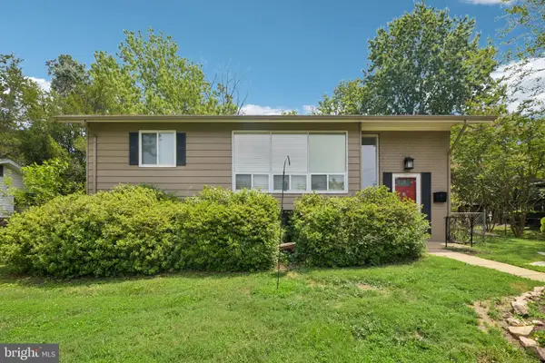 4957 Regina Dr, ANNANDALE, VA 22003