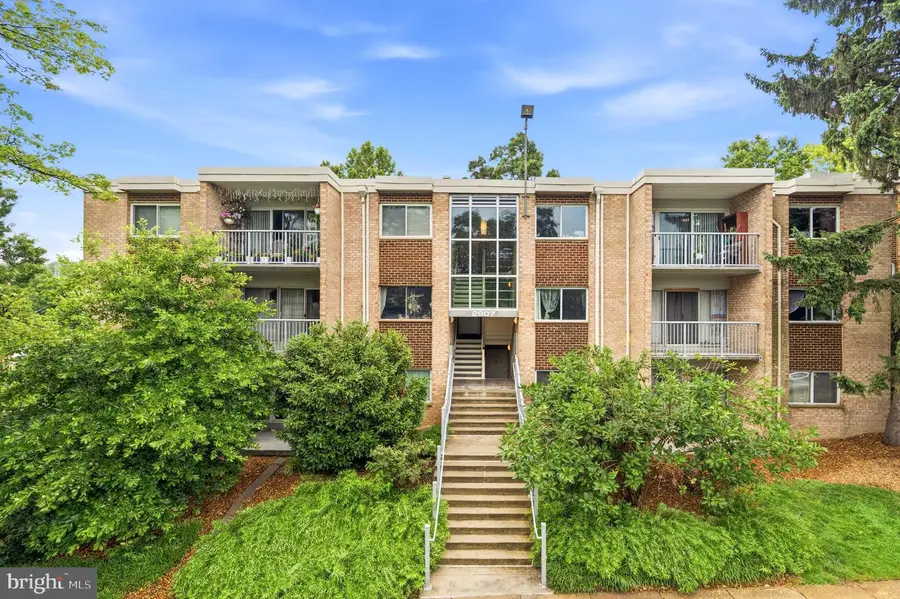 2907 Charing Cross Rd #09/3, Falls Church, VA 22042 - #3