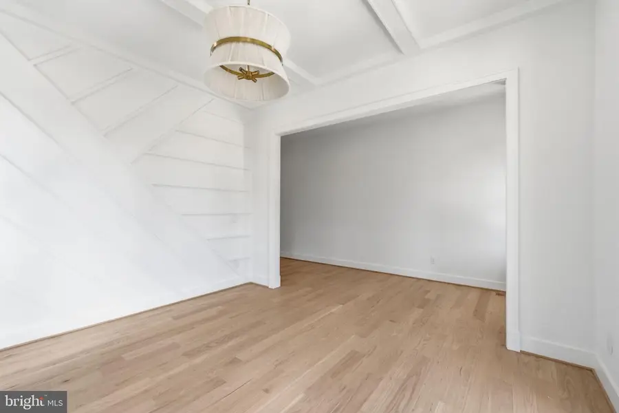 6908 Mount Daniel Dr, Falls Church, VA 22046 - #3