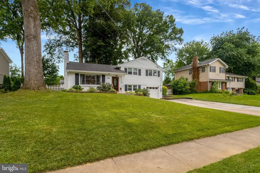 7505 Hogarth St, Springfield, VA 22151 - #3