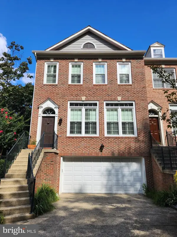 2831 Thaxton Ln, OAKTON, VA 22124