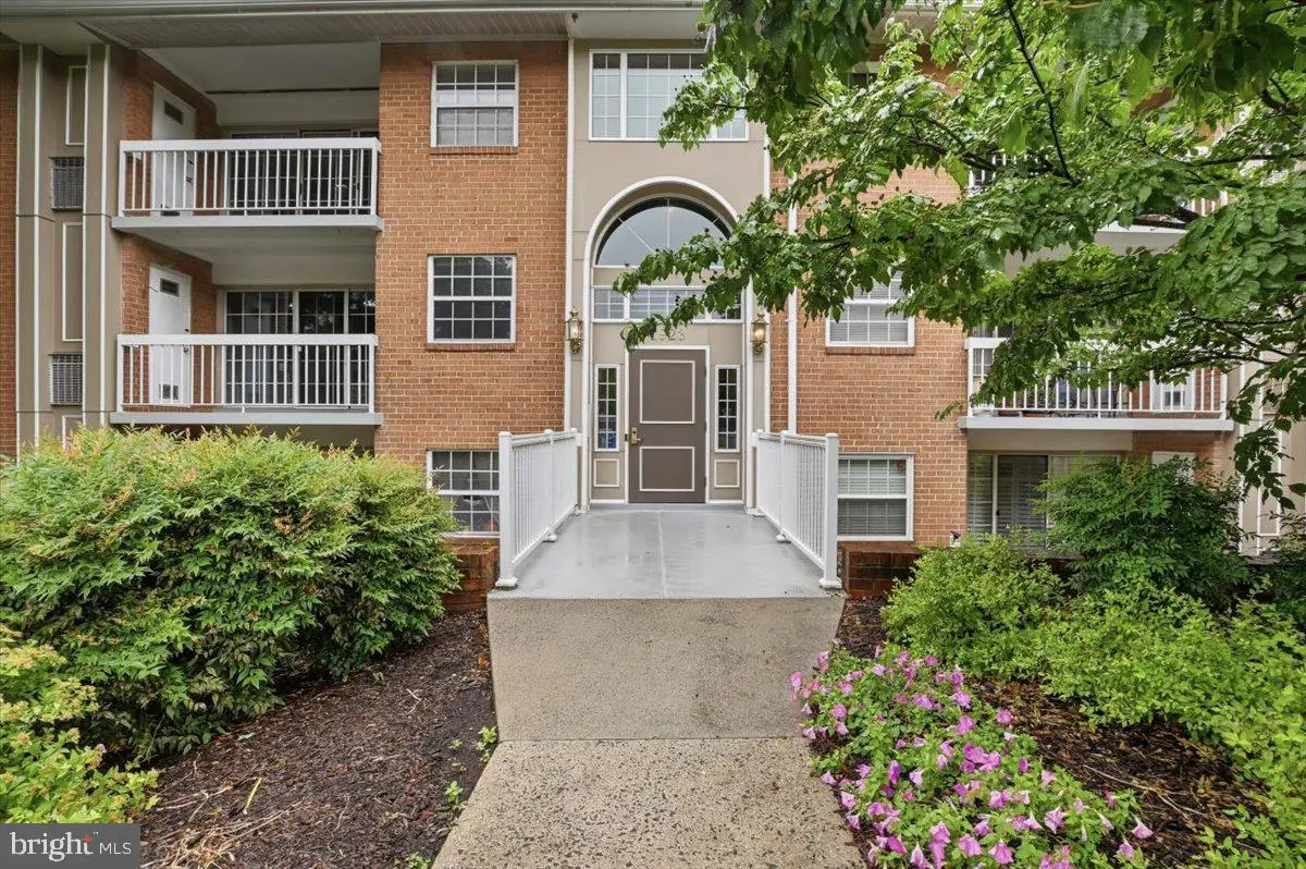 1923 Wilson Ln #201, McLean, VA 22102 - #1