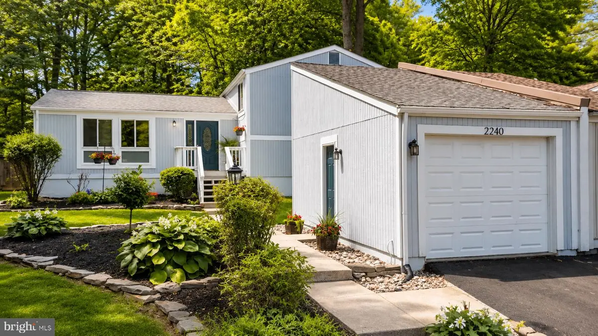 2240 Sanibel Dr, Reston, VA 20191 - #1
