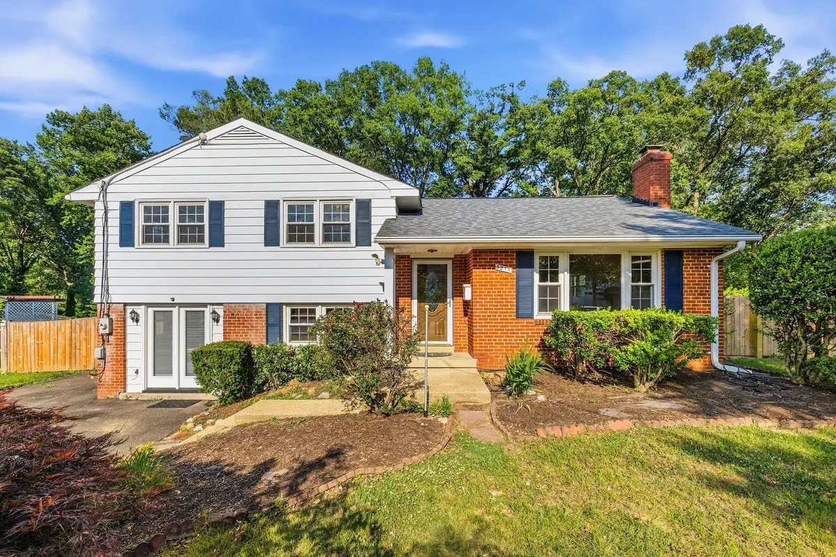 5211 Gilpin Dr, Springfield, VA 22151 - #1