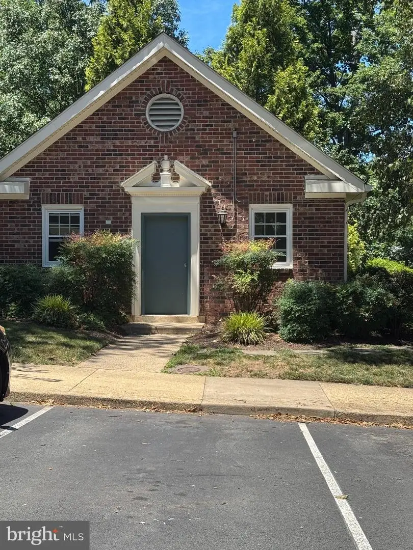 5902-d Kingsford Rd, Springfield, VA 22152 - #2