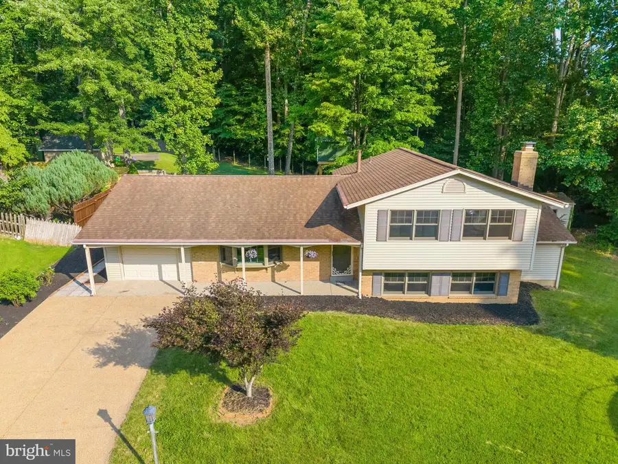 7233 Ashview Dr, Springfield, VA 22153 - #2