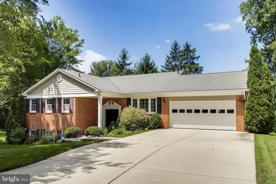 3300 Clearwood Ct, Falls Church, VA 22042 - #2
