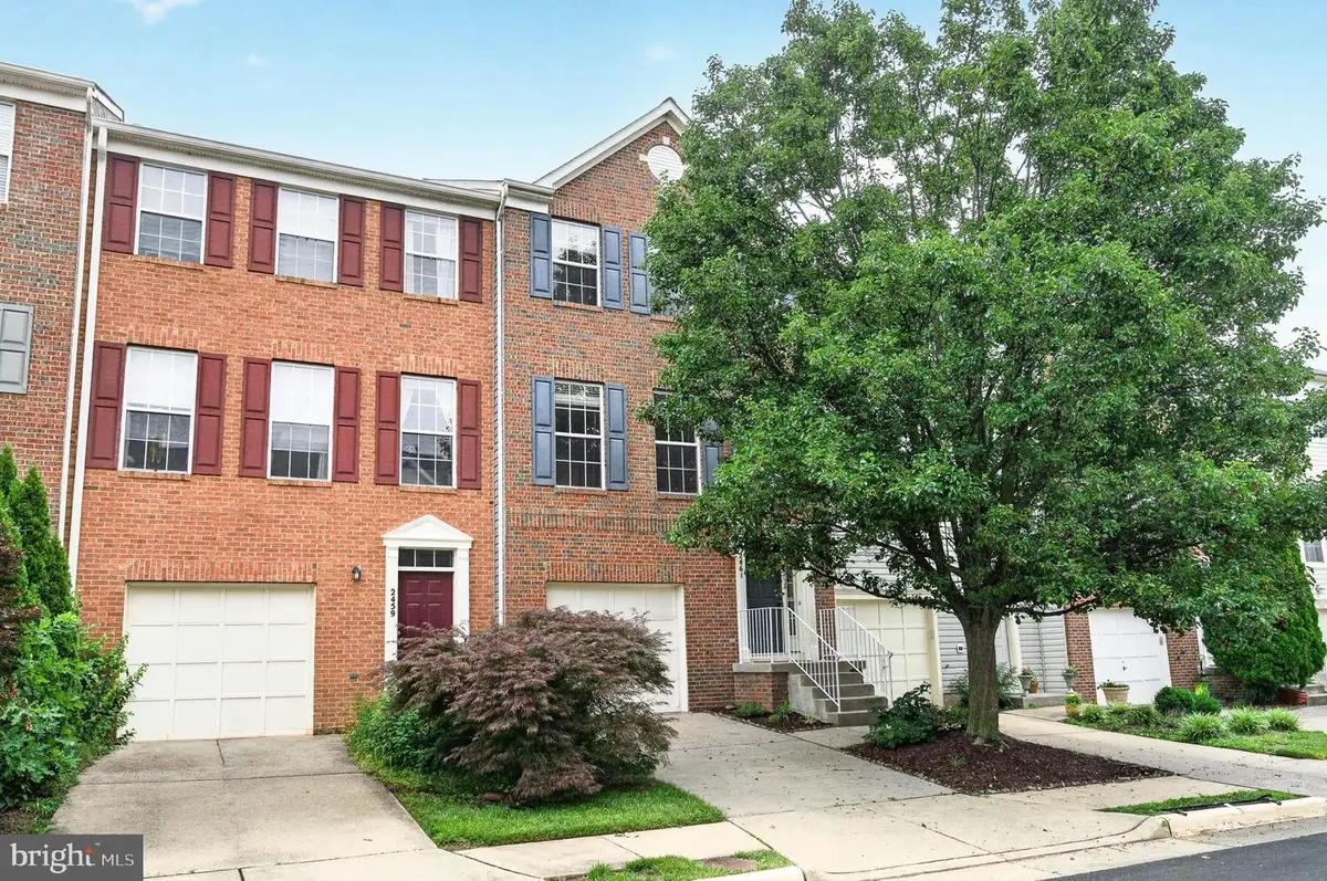 2461 Rolling Plains Dr, Herndon, VA 20171 - #1