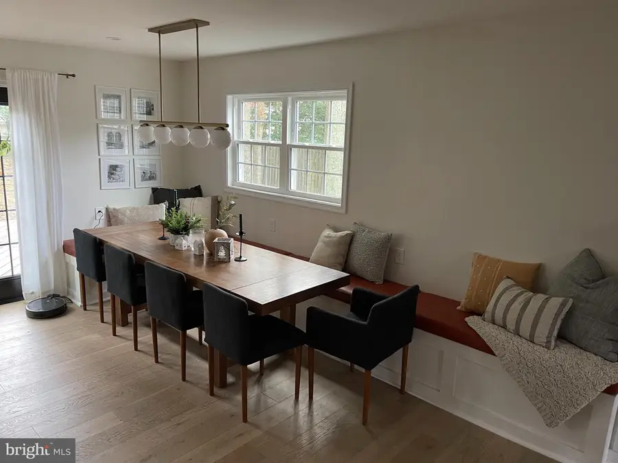 10816 Broadwater Dr, Fairfax, VA 22032 - #2