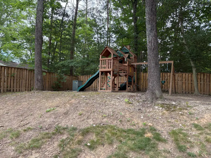 10816 Broadwater Dr, Fairfax, VA 22032 - #3