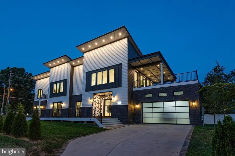 1733 Chain Bridge Rd, McLean, VA 22102 - #3