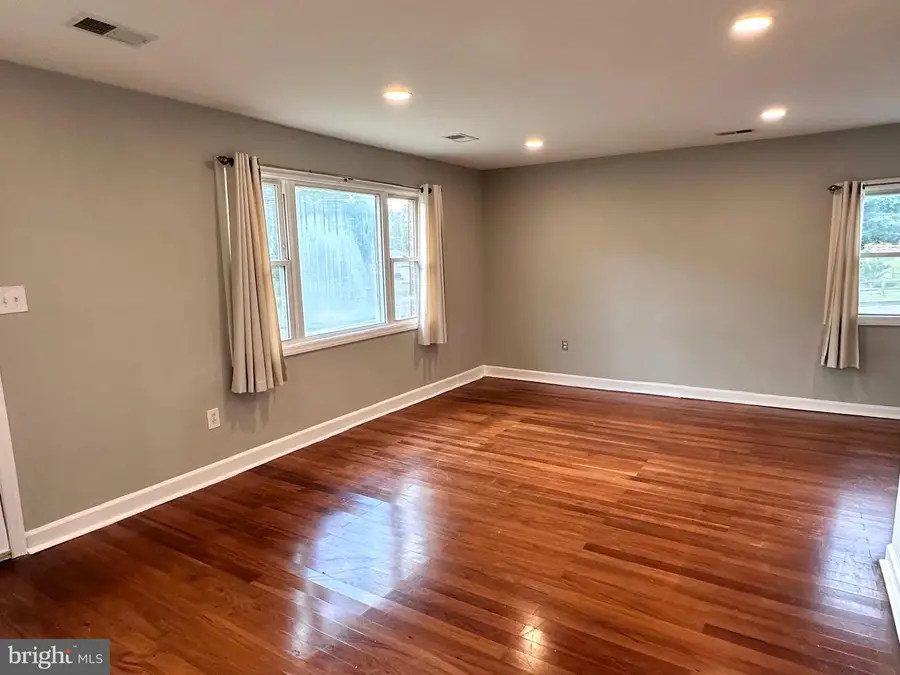 6301 The Parkway, Alexandria, VA 22310 - #2