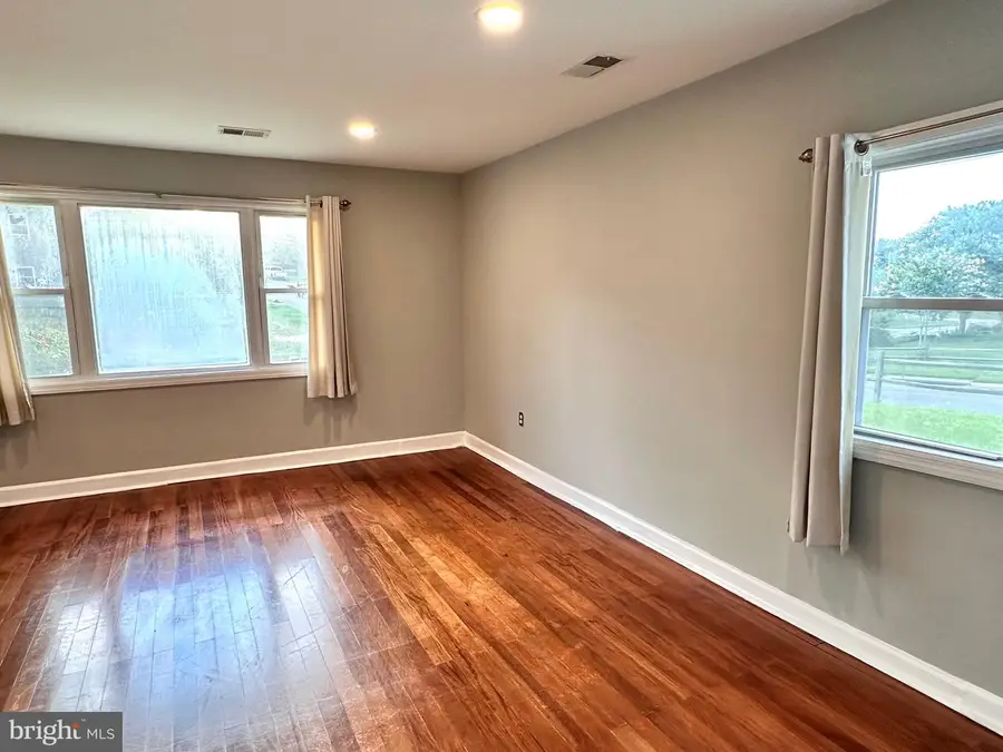 6301 The Parkway, Alexandria, VA 22310 - #3
