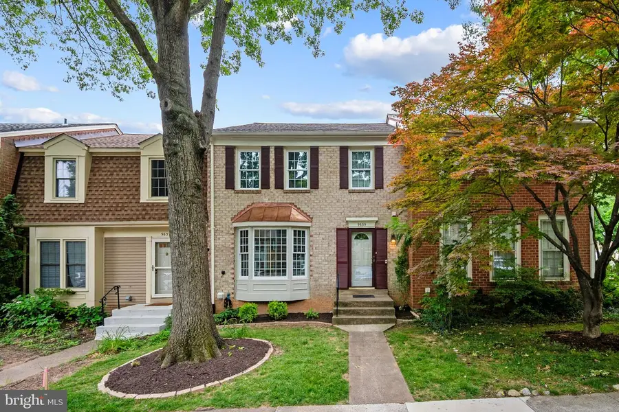 9639 Scotch Haven Dr, Vienna, VA 22181 - #2