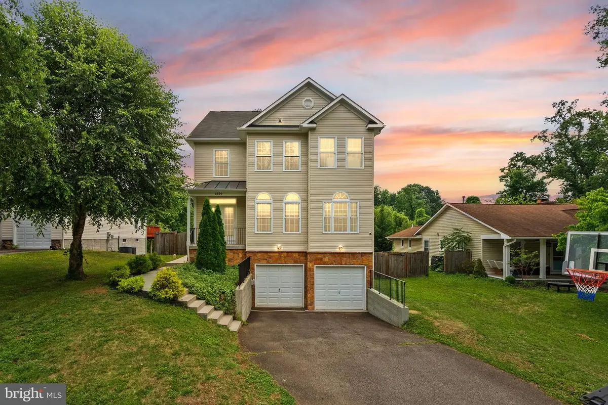 7029 Swain Dr, Alexandria, VA 22306 - #1