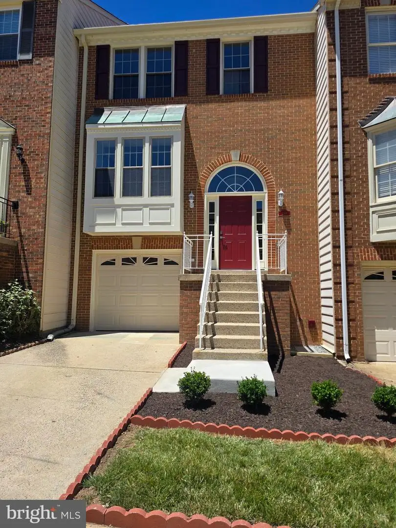 2106 Bobbyber Dr, Vienna, VA 22182 - #1