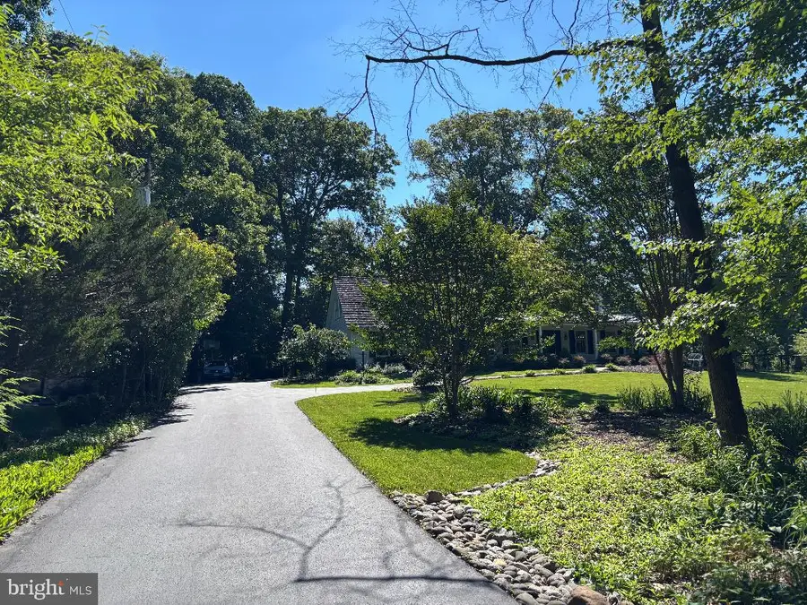 1123 Laurelwood Dr, McLean, VA 22102 - #2