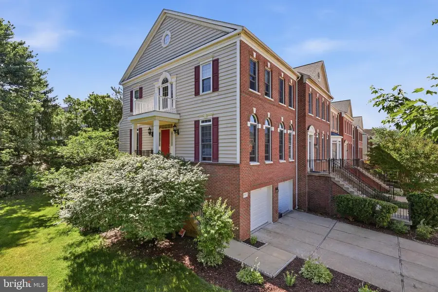 4530 Fair Valley Dr, Fairfax, VA 22033 - #3