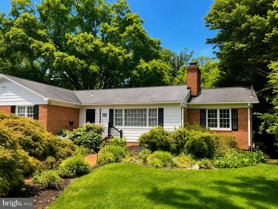6505 Lily Dhu Ln, Falls Church, VA 22044 - #2