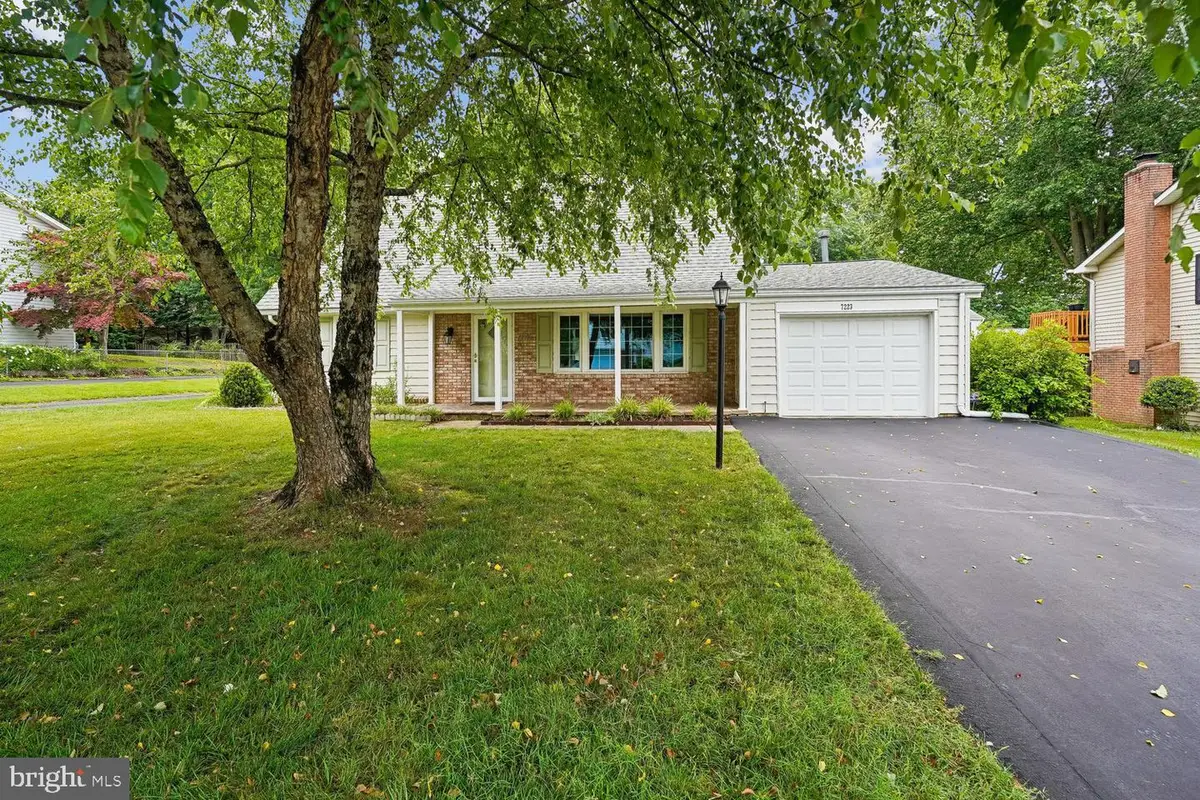 7223 Wickford Dr, Alexandria, VA 22315 - #1